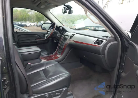 2009 Cadillac Escalade Esv Standard from USA, damaged, VIN 1GYFK26209R111840